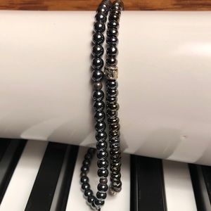 2 Stretch bracelets